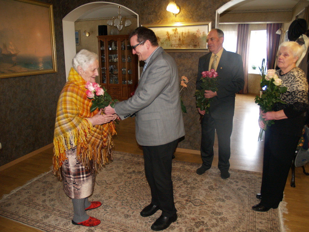 Viktorijai Kausiņai- 90