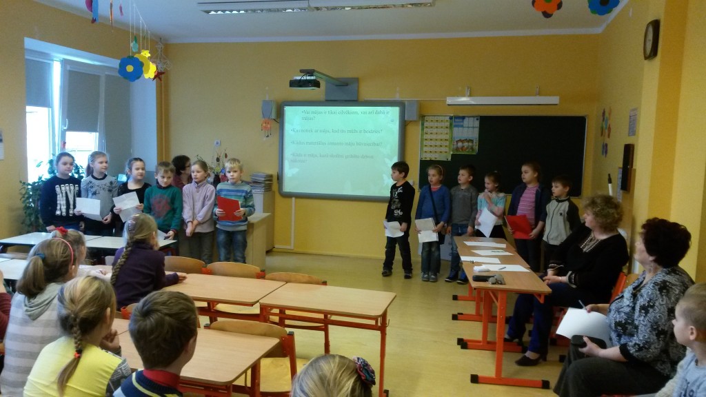 Staļģenes vidusskolas sākumskolas labāko projektu darbu skate.
