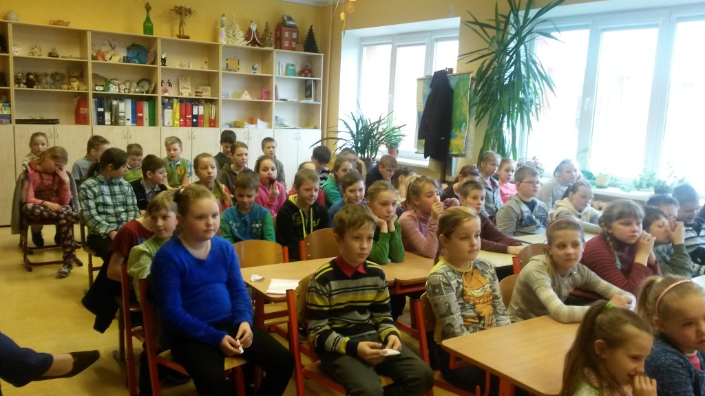 Staļģenes vidusskolas sākumskolas labāko projektu darbu skate.