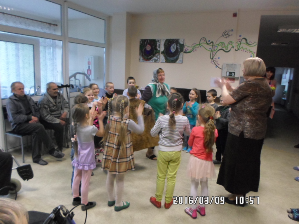 “Rūķi” ciemojas “Zariņos”.