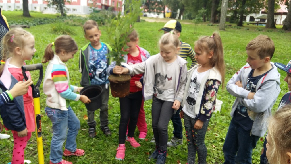 Absolventu dāvana skolai.