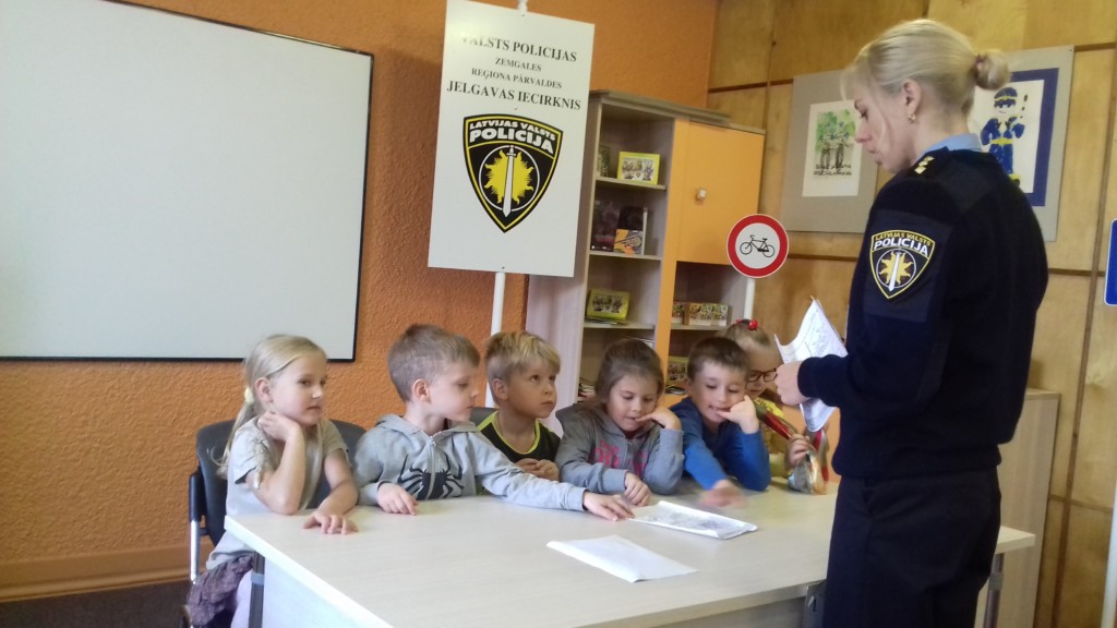 Ekskursija uz policiju.