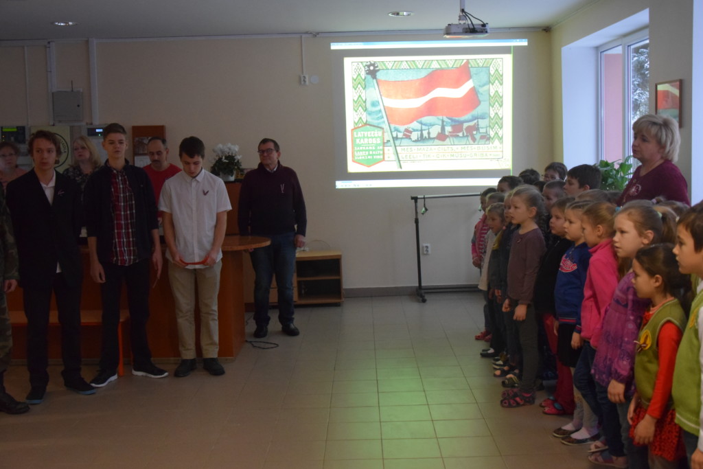 Svinīgā līnija par godu Lāčplēša dienai