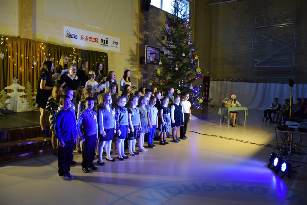 Svinīgais Ziemassvētku pasākums 1.-9.klasēm
