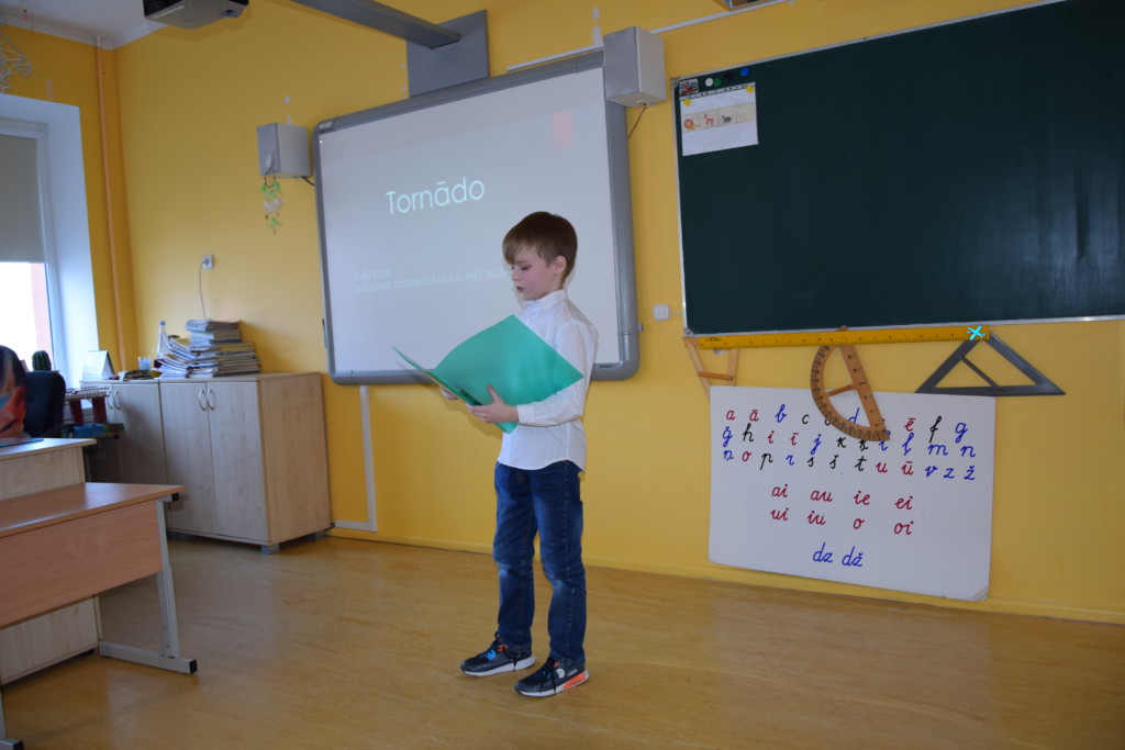 Staļģenes vidusskolas 2.-4.klašu projektu darbu skate.