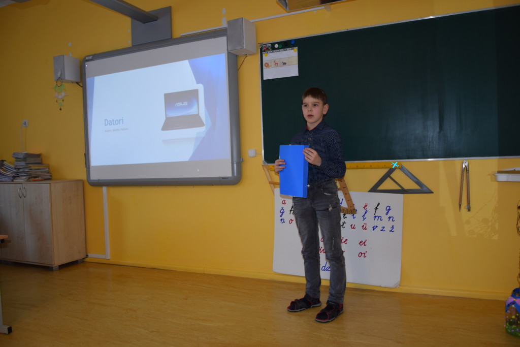 Staļģenes vidusskolas 2.-4.klašu projektu darbu skate.