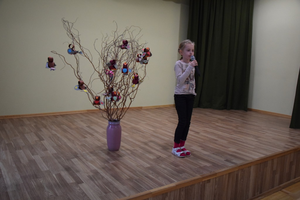 Dzejoļu konkurss sākumskolā.