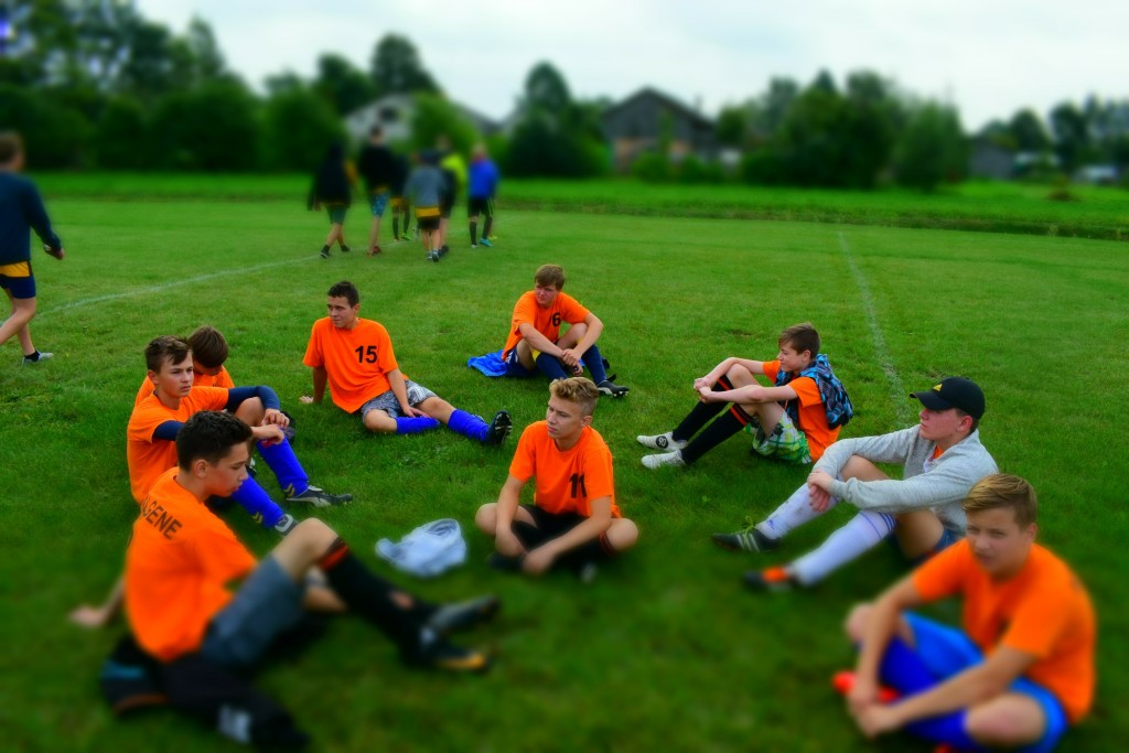 Futbola sacensības B grupas zēniem