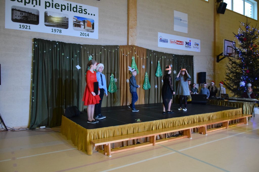 1.-4.klašu Ziemassvētku eglīte 2017