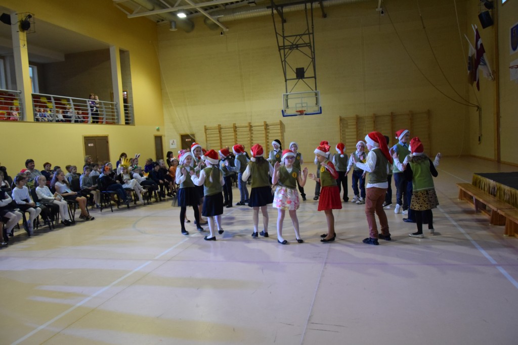 1.-4.klašu Ziemassvētku eglīte 2017